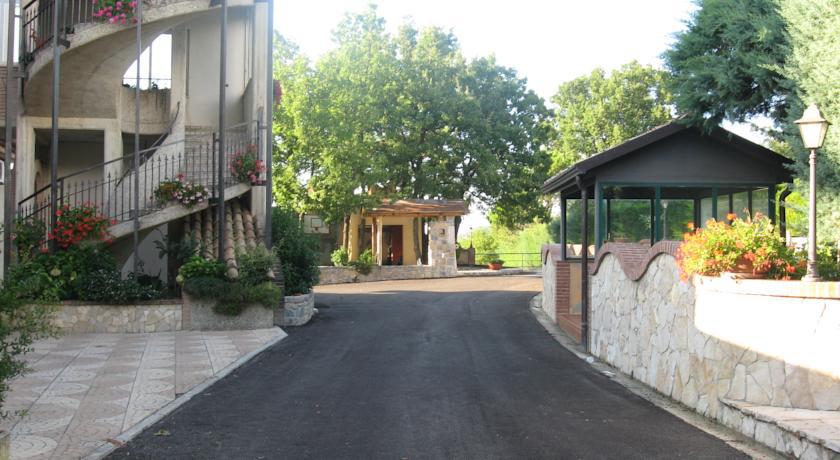 Parco Sogni D'Oro Aparthotel มอนเตลลา ภายนอก รูปภาพ